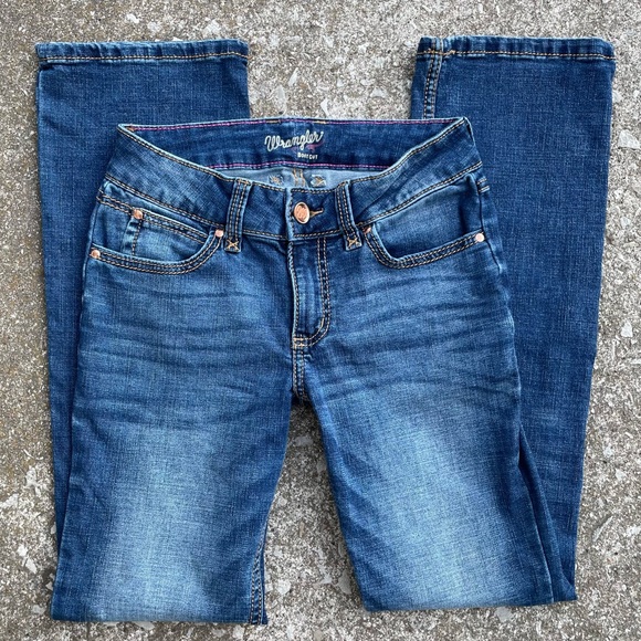 Wrangler | Women’s Bootcut Western Medium Wash Riding Jeans - Picture 2 of 7